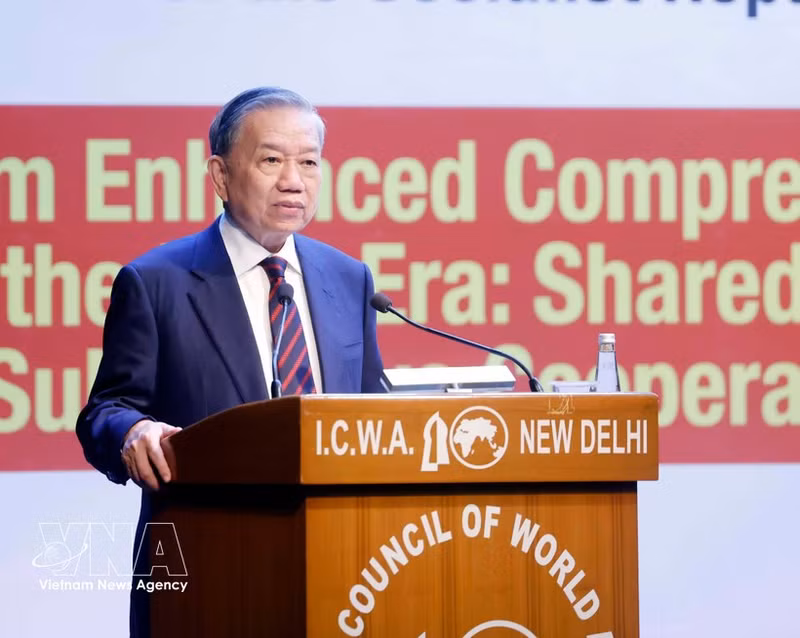 General Secretary of the Communist Party of Viet Nam Central Committee and State President To Lam delivers the policy speech at the Indian Council of World Affairs (Photo: VNA)