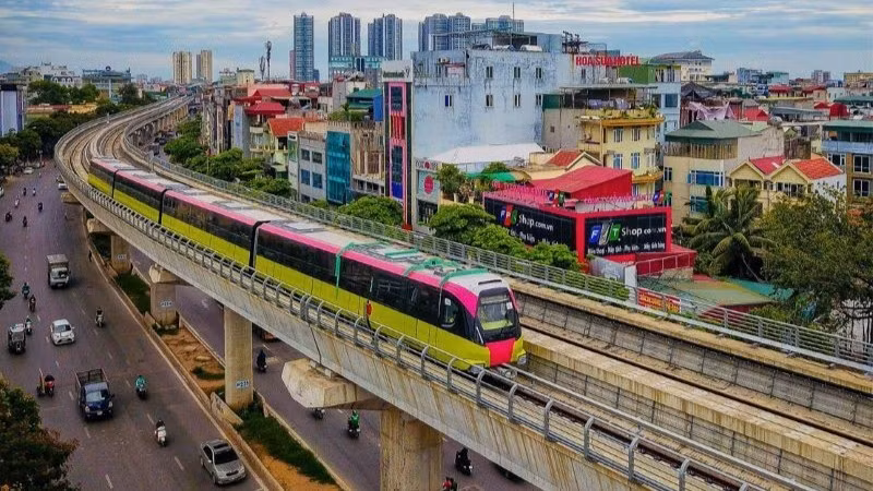 Ha Noi Metro offers free rides over National Day holiday (Photo: NHAT NAM)