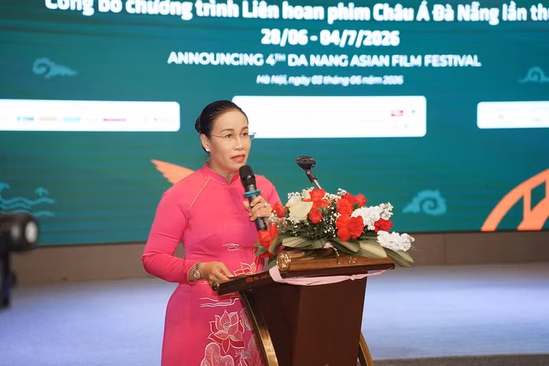 Vice Chairwoman of the municipal People’s Committee Nguyen Thi Anh Thi speaks at the press conference (Photo: NDO)