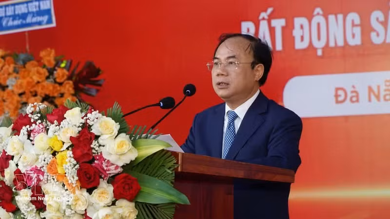 Deputy Minister of Construction Nguyen Van Sinh speaks at the opening ceremony of the Vietbuild Da Nang International Exhibition 2026. (Photo: VNA)