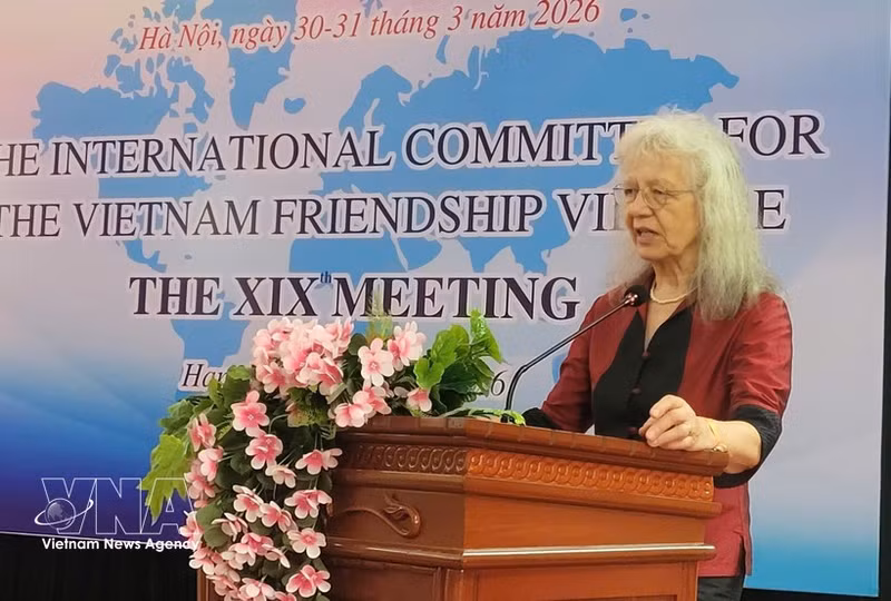 Rosemarie Mizo, President of the International Committee and of the German National Committee for the Viet Nam Friendship Village, speaks at the 19th meeting of the International Committee for the Vietnam Friendship Village in Ha Noi on March 31. (Photo: VNA)