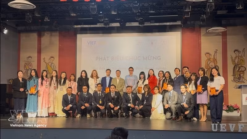 Participants at the opening ceremony of the VIETLEAD 2026 – Vietnamese Leadership in Europe” programme in Paris on May 9. (Photo: VNA)