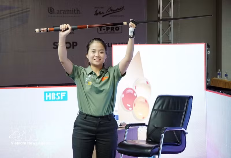Nguyen Duc Yen Sinh crowned Asian women’s three-cushion billiards champion (Photo: VNA)