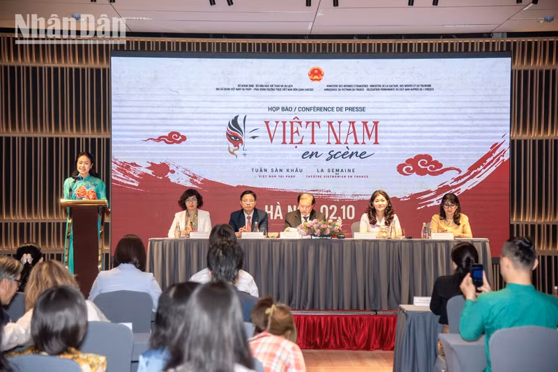 At the press conference (Photo: MINH DUY)