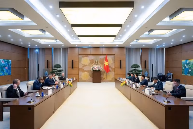 The meeting in Ha Noi on May 26 (Photo: daibieunhandan.vn)