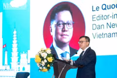 Editor-in-Chief of Nhan Dan Newspaper Le Quoc Minh shared that technology can never replace the experience, understanding and ethical responsibility of journalists. (Photo: MINH DUY)
