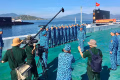 Crew of the People's Army Cinema film a scene. (Photo: People's Army Cinema)