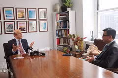 President and CEO of the Foreign Policy Association (FPA) Noel V. Lateef grants an interview to the Viet Nam News Agency. (Photo: VNA)