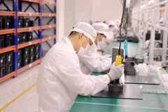 An AI camera production line at the MK Vision factory in the Thang Long Vinh Phuc Industrial Park, Binh Xuyen Commune, Phu Tho Province. (Photo: NDO)