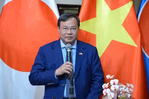Chairman of the Tay Ninh provincial People’s Committee Le Van Han speaks at the event. 