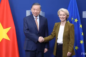 General Secretary of the Communist Party of Viet Nam Central Committee and President To Lam (L) meets with President of the European Commission (EC) Ursula von der Leyen in Brussels on October 22. (Photo: VNA)