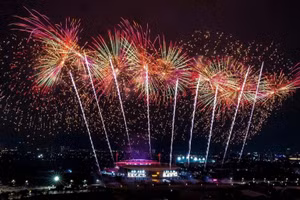 The arts programme featuresspectacular fireworks displays. (Photo: Organising Committee)