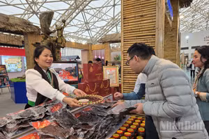Behind every product bearing a geographical indication is the brand of a land and the lives of those who directly create it. (Photo: AN NGUYEN)