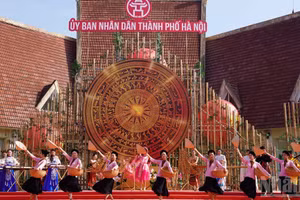 Organised by Ha Noi at the Viet Nam National Village for Ethnic Culture and Tourism, the launch ceremony marking Viet Nam Cultural Day features a wide range of distinctive activities.