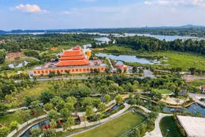 An overview of the Ancestor Worship Ritual Area at the Viet Nam National Village for Ethnic Culture and Tourism. (Photo: Organising Committee)