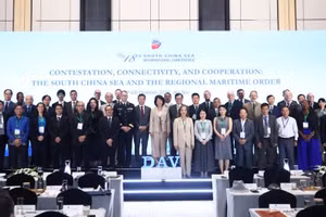 Participants in the 18th international conference on the East Sea/South China Sea in Ha Noi (Photo: VNA)