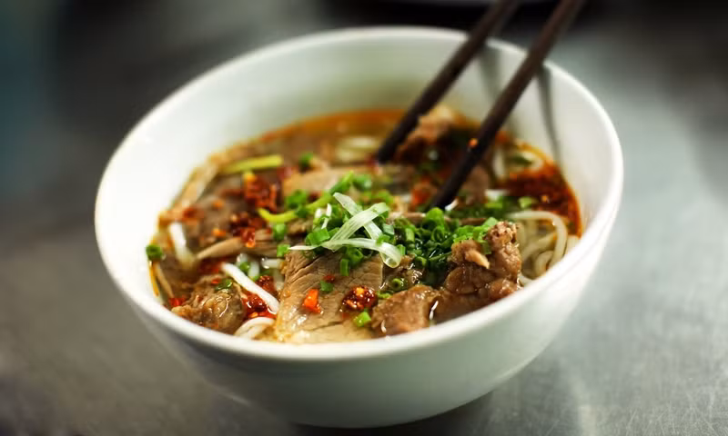 Wanderlust travel magazine features must-have experiences when visiting Vietnam ảnh 6