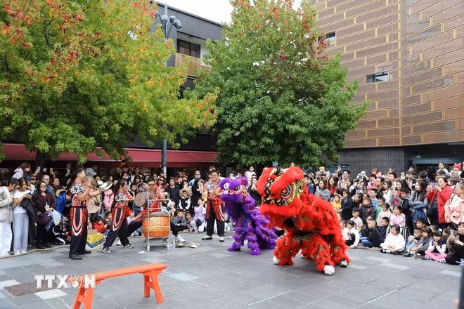 Vietnamese people in the UK celebrate Mid-Autumn Festival (Photo: VNA)