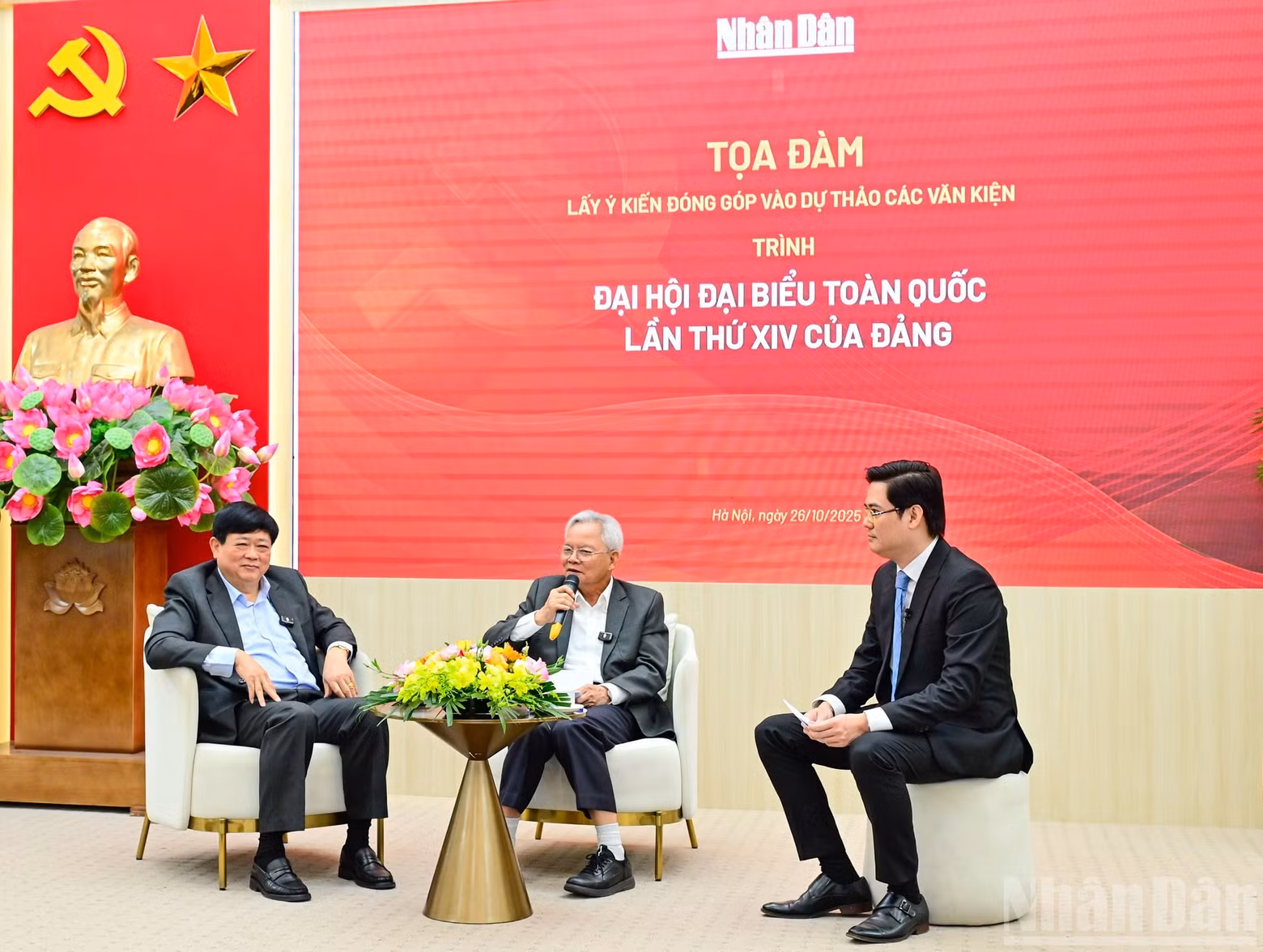 At the “New Approaches to Collecting Public Feedback on the Draft Documents of the 14th National Party Congress” seminar, Professor Dr Ta Ngoc Tan, Permanent Vice Chairman of the Central Theoretical Council, and Associate Professor Dr Nguyen The Ky, Vice Chairman of the Council, shared many important insights.