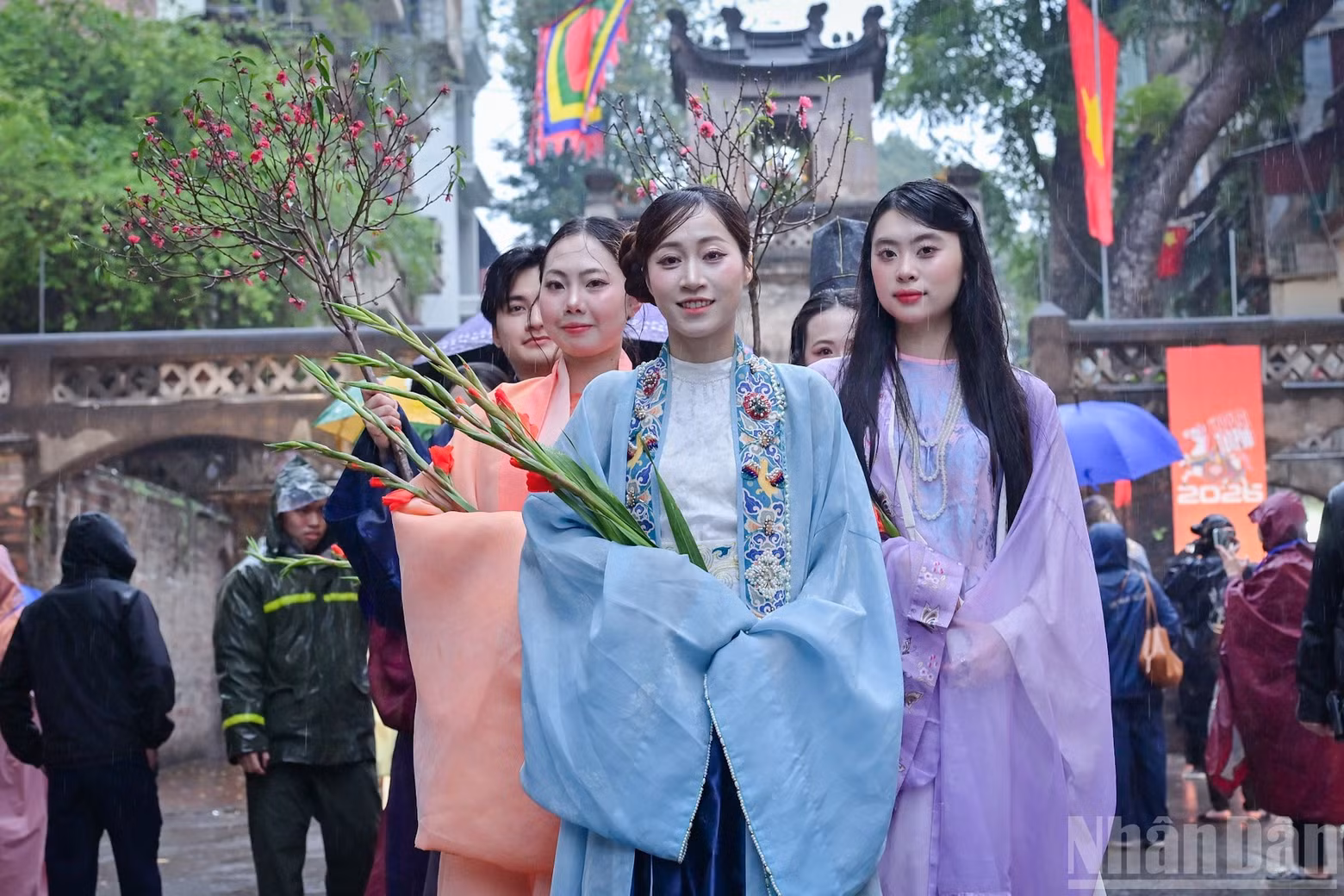 The programme created a lively connection between generations within the space of a traditional festival.