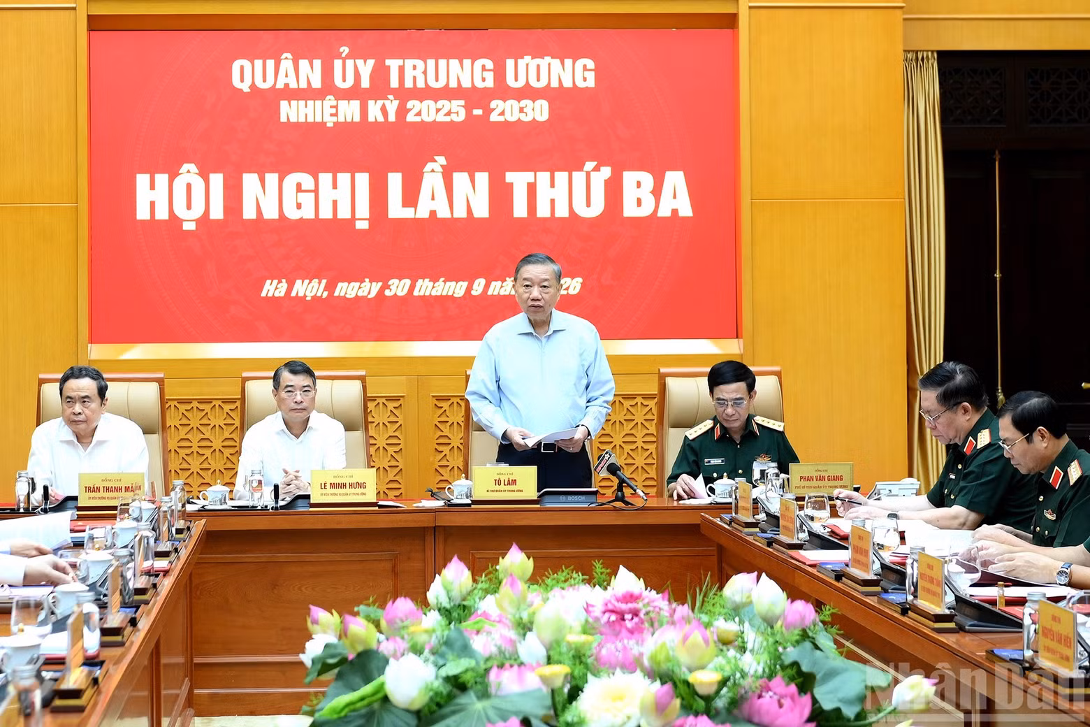 General Secretary and President To Lam, Secretary of the Central Military Commission, delivers guidance at the conference.
