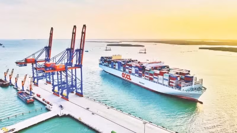 Merchandise exports increased from 336.25 billion USD in 2021 to 475.04 billion USD in 2025. (Photo: THE ANH)