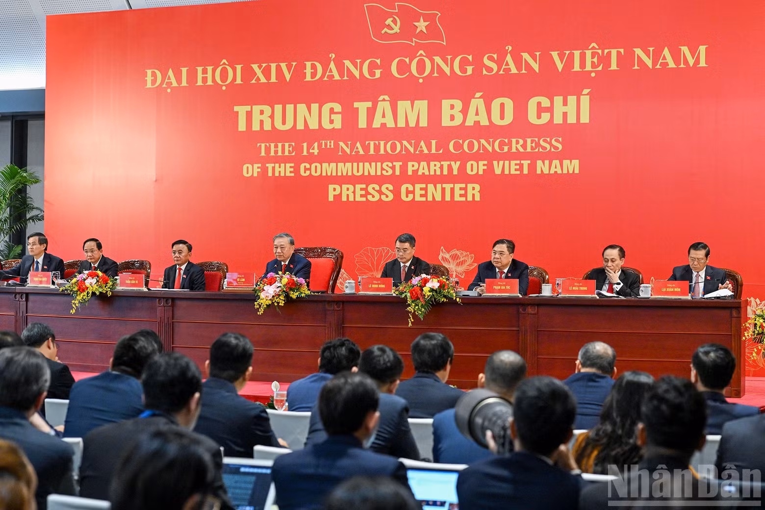 Party General Secretary To Lam chairs an international press conference to announce the outcomes of the 14th National Party Congress.