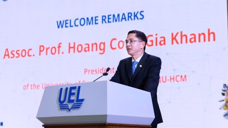 Associate Professor Dr Hoang Cong Gia Khanh, President of the University of Economics and Law, speaks at the event. (Photo: UEL)