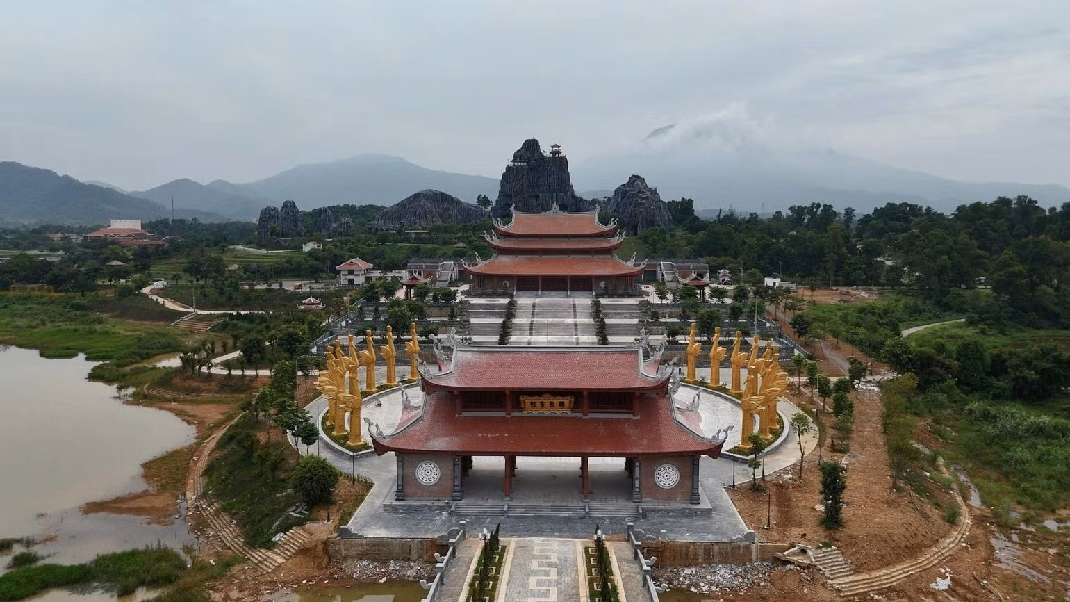 The Ancestor Worship Ritual Area at the Viet Nam National Village for Ethnic Culture and Tourism. (Photo: Organising Committee)