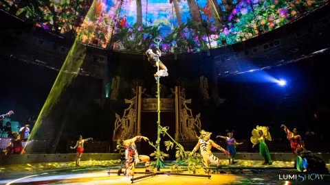 The integration of multiple elements into a cohesive stage production offers audiences a striking and immersive experience. (Photo: Organising Committee)