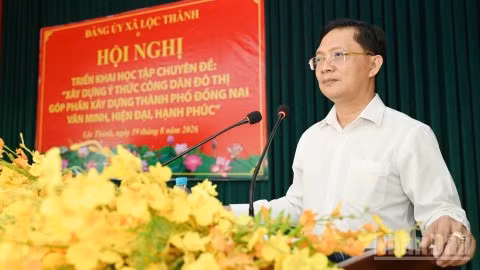 Ha Anh Dung, Member of the Standing Board of the Dong Nai city Party Committee and Standing Vice President of the Viet Nam Fatherland Front Committee of Dong Nai city.