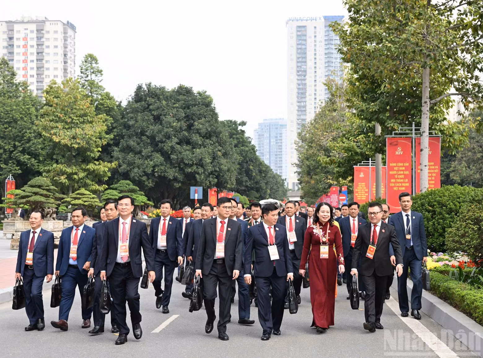 Delegates arrive to attend the third working day of the Congress.