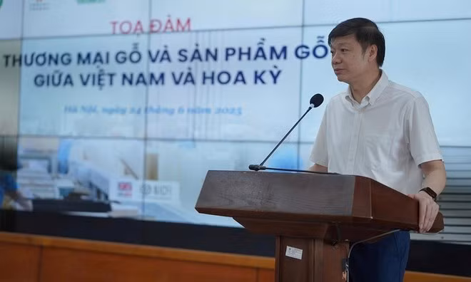Director of the Department of Forestry and Forest Protection Tran Quang Bao speaks at the workshop. (Photo: VNA)