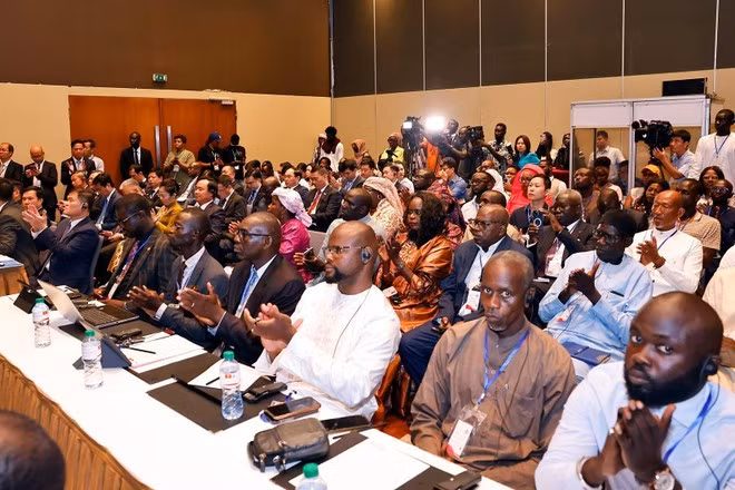 Participants at the policy dialogue in Dakar on July 23 (Photo: VNA)