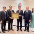 Nguyen Long Hai, Party Central Committee Member and Permanent Deputy Secretary of the Party Committee of Central Partsy Agencies, and the delegation meet representatives of the leadership of Singapore’s People’s Action Party. (Photo: DANG TIEN)
