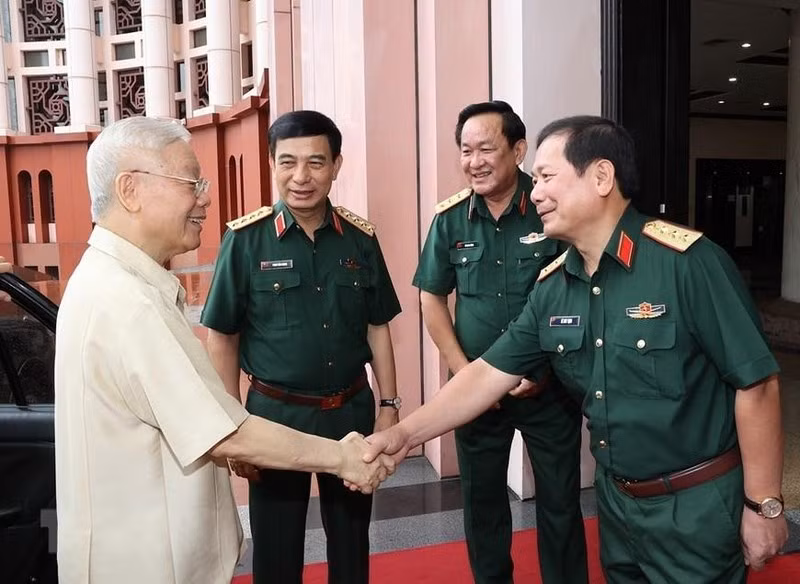 Photos: General Secretary Nguyen Phu Trong chairs meeting of Central Military Commission ảnh 4