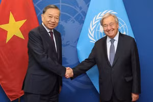 General Secretary of the Communist Party of Viet Nam Central Committee and President To Lam (L) meets with United Nations Secretary-General Antonio Guterres at the UN headquarters on September 23. (Photo: VNA)