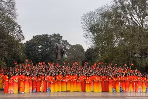 Vietnamese women preserve tradition, maintain the present and build the future. (Photo: NDO)