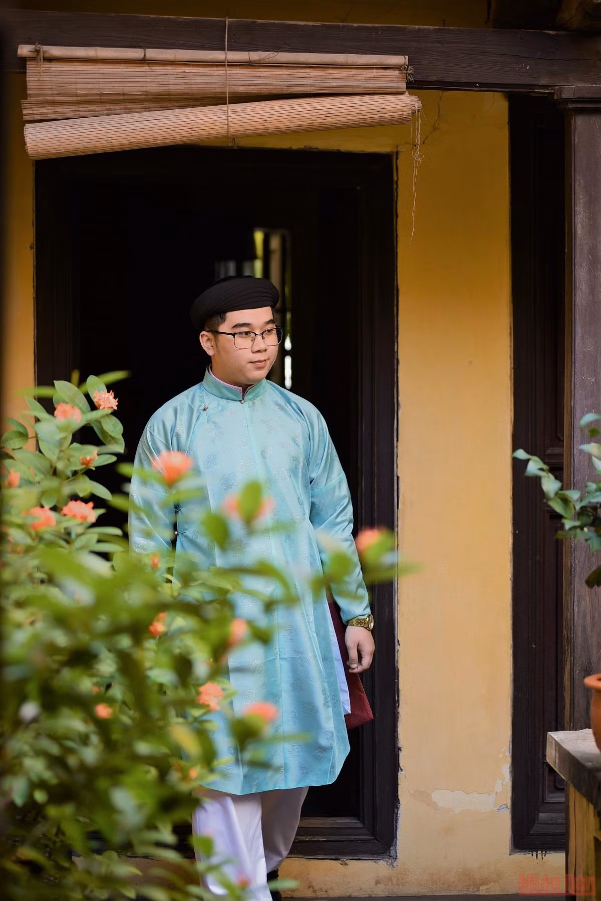 Traditional five-flap long dress loved by the youth ảnh 7