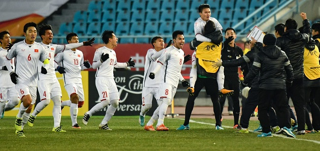 Vietnam win thrilling penalty shootout against Qatar to reach final ảnh 4