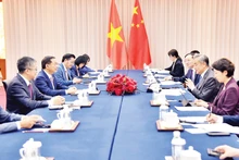 Vietnamese and Chinese officials hold talks in Yunnan, China. (Photo: Vietnamese Embassy in China)