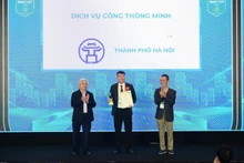 Ha Noi is honoured for its smart public services.