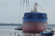 The launch of the 65,000 DWT shipping vessel demonstrates the capacity of SBIC and Nam Trieu.