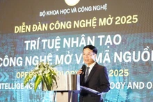 Minister of Science and Technology Nguyen Manh Hung speaks at the event. (Photo: TL)