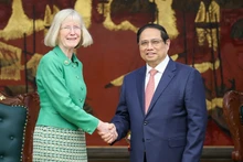 Prime Minister Pham Minh Chinh hosts a reception for Australian Ambassador Gillian Bird in Hanoi on July 2. (Photo: VNA)