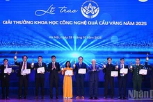 The Golden Globe Science and Technology Awards ceremony on October 29 in Ha Noi.