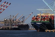 Cargo ships loaded with containers dock at the Port of Los Angeles, California, US. (Photo: Xinhua)