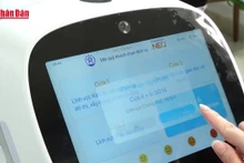 Video: First ward in Ha Noi deploys AI robot to support public services