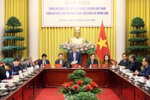 The January 7 press conference to announce the State President’s orders promulgating 12 laws adopted at the 10th session of the 15th National Assembly (Photo: VNA) 