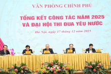 Deputy PM Nguyen Hoa Binh attends the year-end review conference of the Government Office. (Photo: VGP)